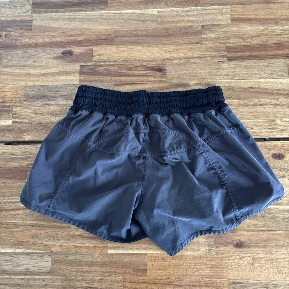 Lululemon Black Gray Elastic Waist Tracker Short Size 10 Sporty Preppy